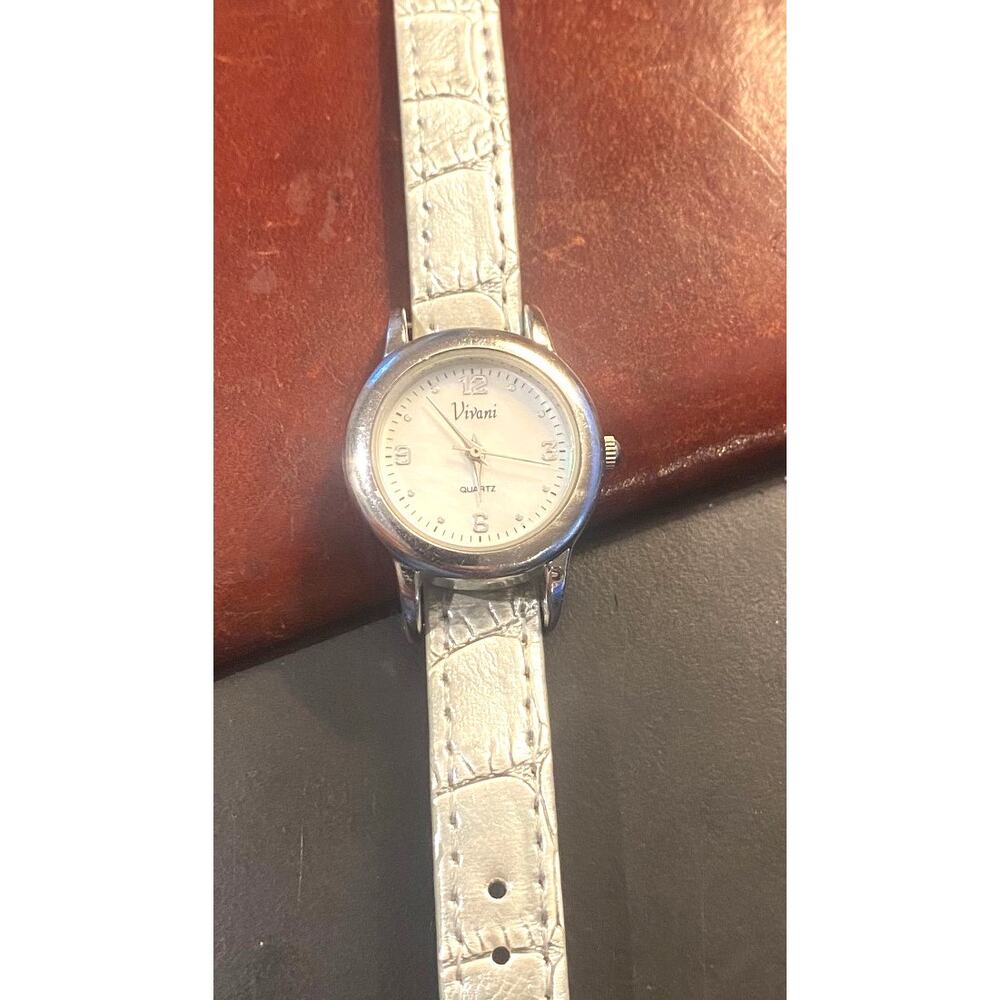 Women's m25mm Silver Tone Vivani Watch, MOP Face